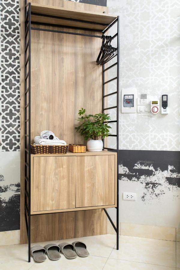 Khách sạn hẻo lánh Hanna Studio Hà Nội